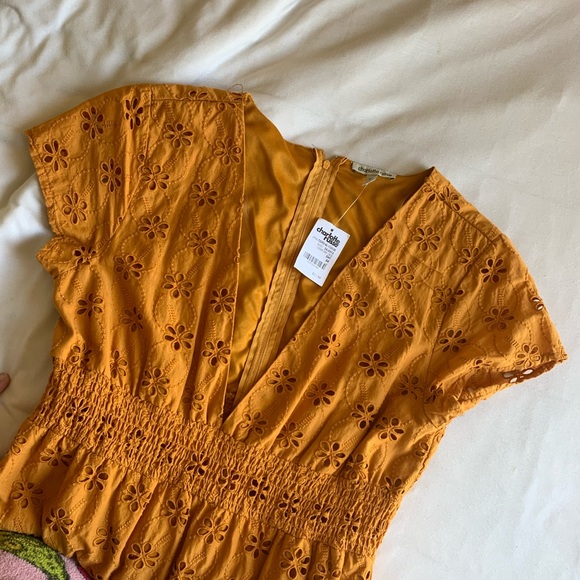Dress v neck - Picture 1 of 3